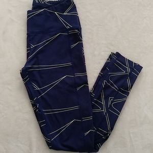 Oiselle navy and green striped stretchy leggings
